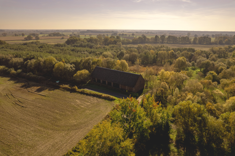 Obiekt Lato – Stodoła w przyrodzie, miejsce na alternatywne wesele w woj. opolskim.