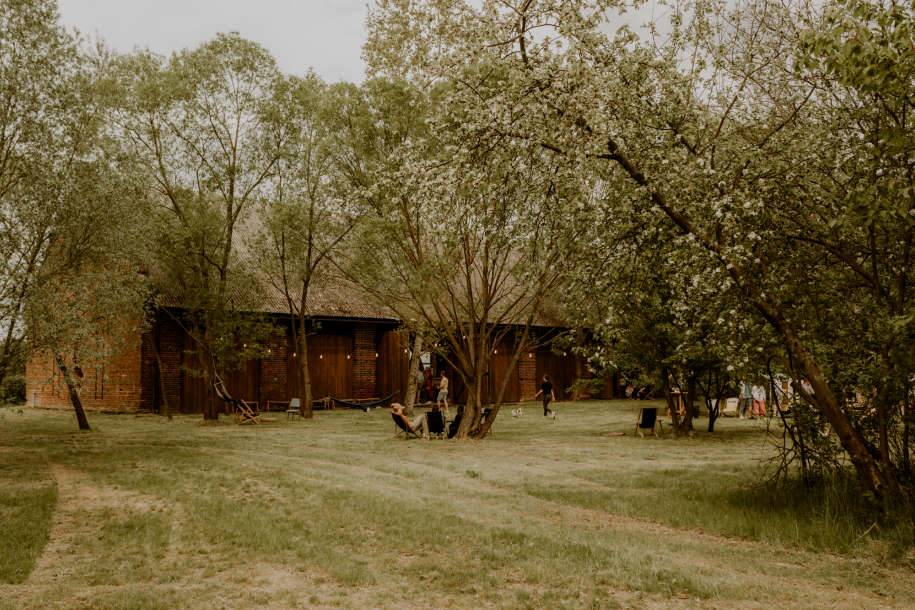 Alternatywne wesele w plenerze to gry i zabawy na świeżym powietrzu w Obiekt Lato.