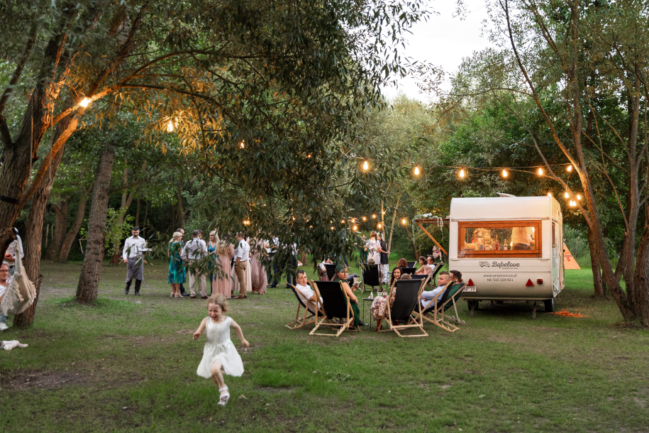 Alternatywne wesele w plenerze to gry i zabawy na świeżym powietrzu w Obiekt Lato.