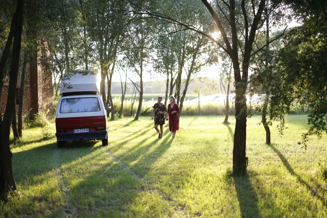 Goście przyjechali do Obiekt Lato camperem lub wybrali nocleg w namiotach? Świetnie, zapraszamy!